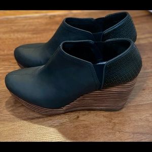 Dr. Scholls Black Wedge Boots